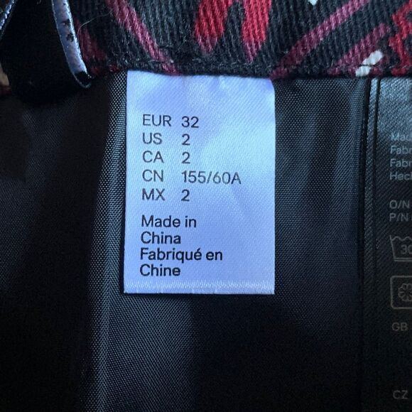 H&M Flare Mini Skirt Pattern Denim With Front Zipper Women 2 Lined - Picture 8 of 15